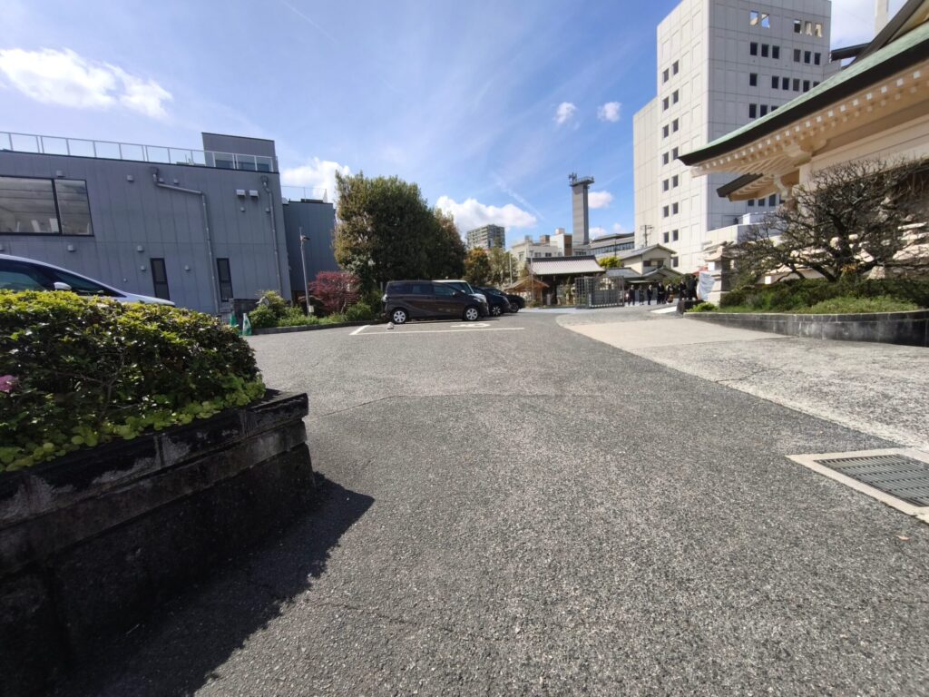 岡山神社 駐車場