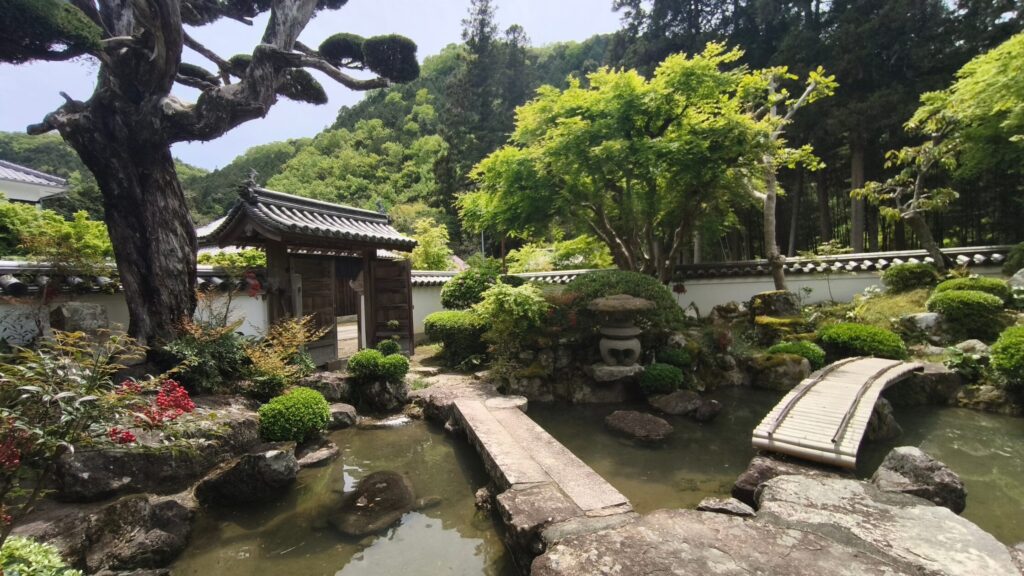 正楽寺 池泉式庭園