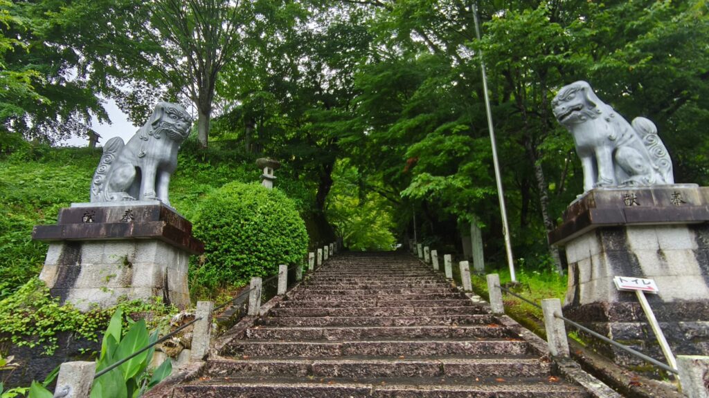 大津神社 参道の狛犬様